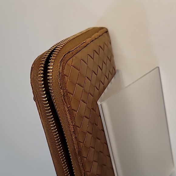 Authenic Bottega Veneta Long Zip Wallet/ Crossbody with an unbranded chain,Brown - Picture 16 of 16